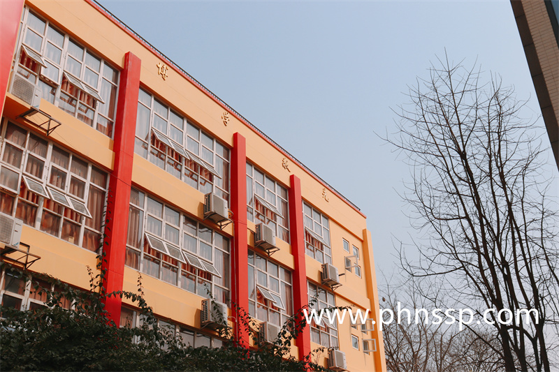 成都市锦江区华大医药卫生中等职业技术学校学校环境